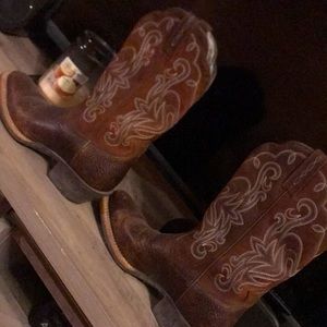 Ariat cowgirl boots for sale.